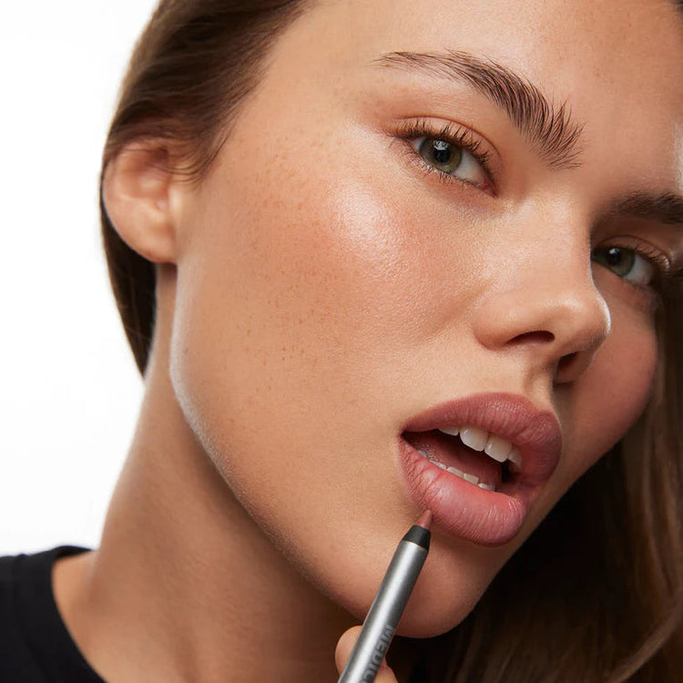 360 Contour Lip Liner finished lip look